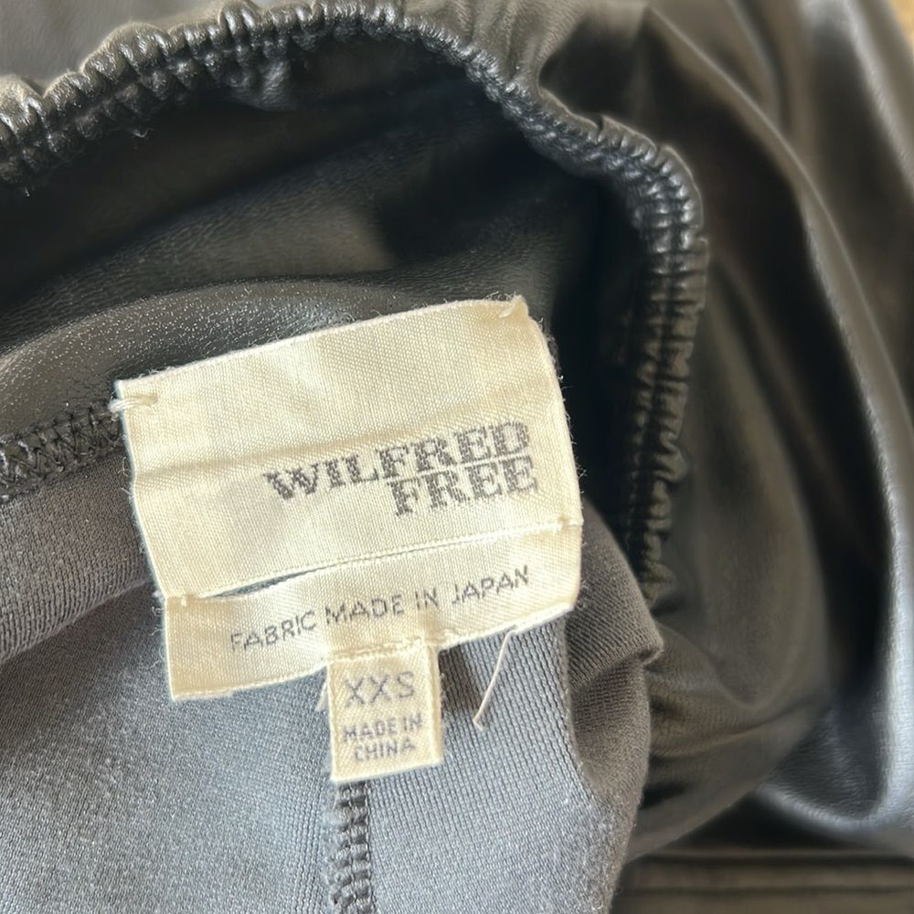 Aritzia Daria Leggings View 4